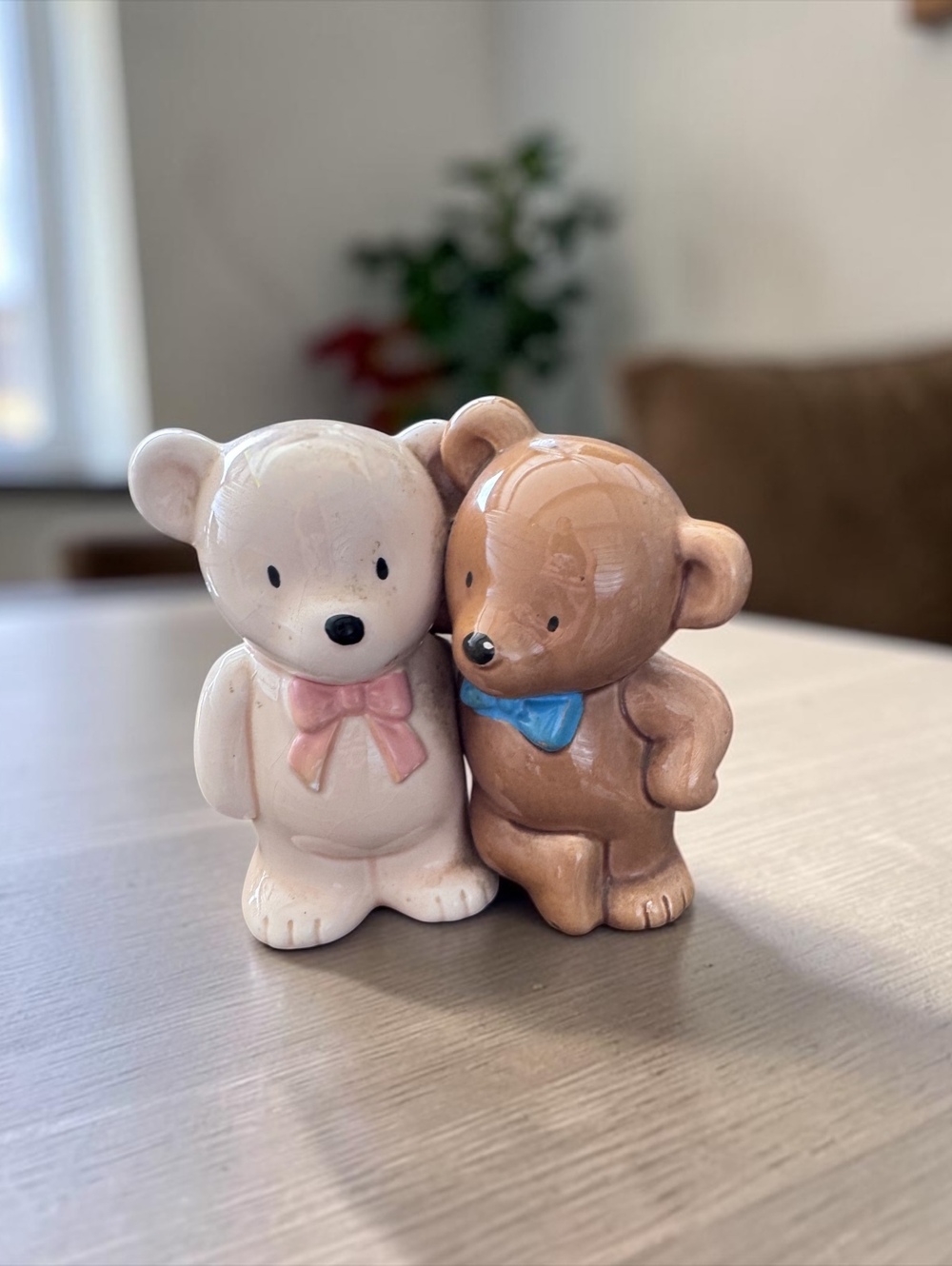 Vintage Ceramic Bear Couple Figurines, Mid-Century Ceramic Salt and Pepper Shak